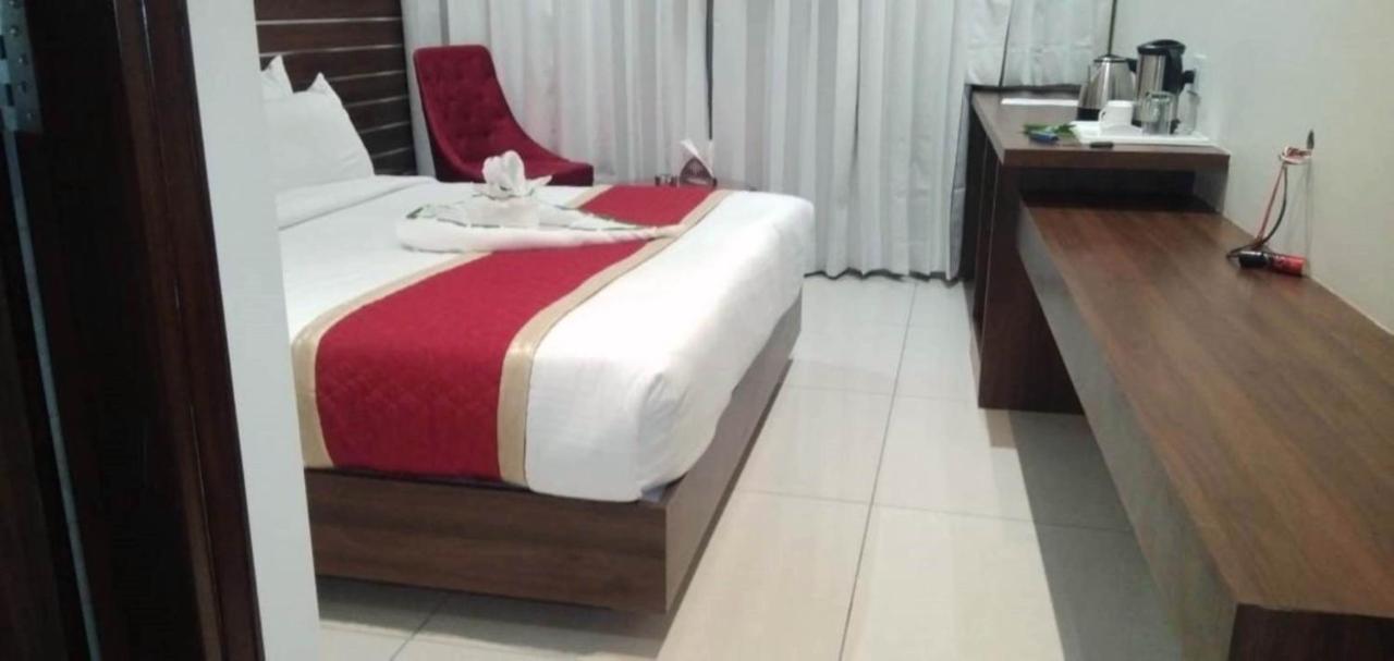 Rajlaxmi Hotel - Free Airport Pickup And Drop Dzsaipur Kültér fotó