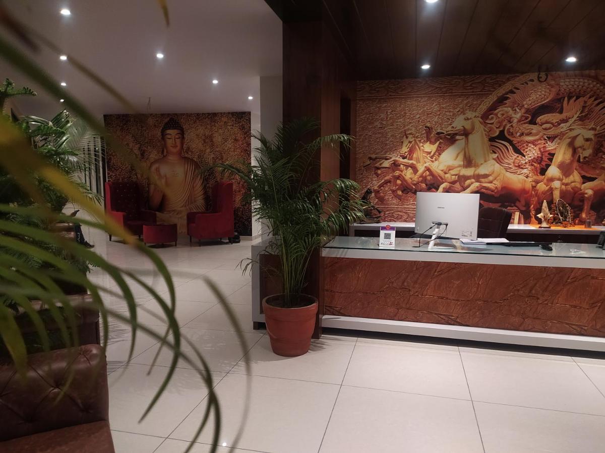 Rajlaxmi Hotel - Free Airport Pickup And Drop Dzsaipur Kültér fotó